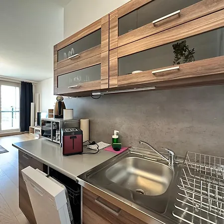 Self Check-in, Danube Bank, Free Parking Apartment Bratislava