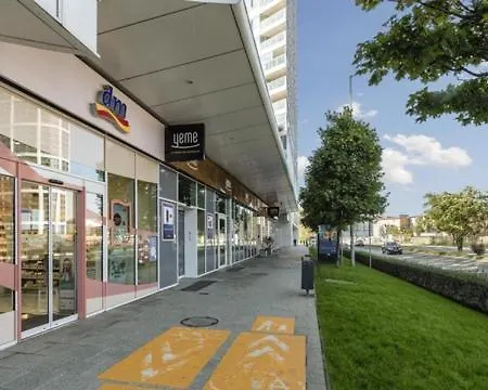 Self Check-in, Danube Bank, Free Parking Apartment
