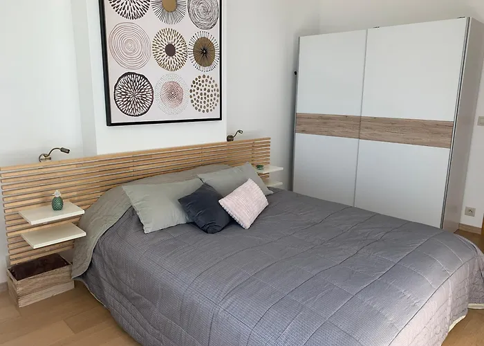 Self Check-in, Danube Bank, Free Parking Appartement