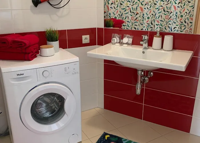 Self Check-in, Danube Bank, Free Parking *